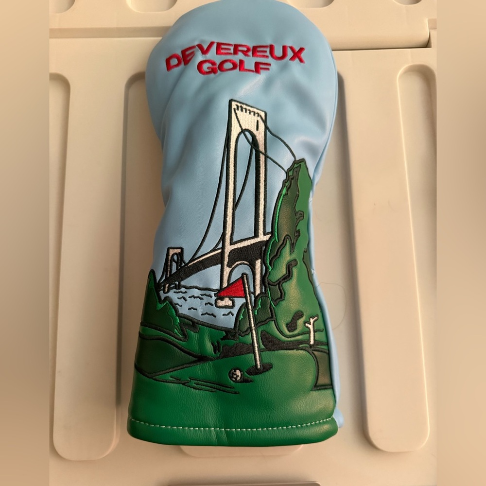 Devereux golf head cover